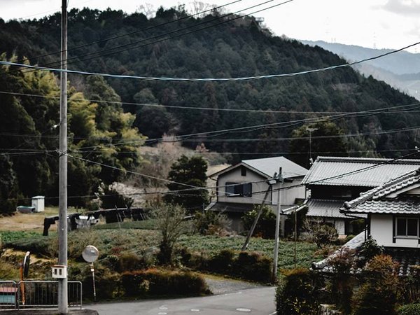 Transports, commerces, cadre de vie... les plus et les moins de vivre dans un village
